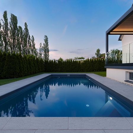 Platschberg Urban Hideaway - Stilvolles Ferienhaus Mit Pool An Der Weinstrasse Berghausen Εξωτερικό φωτογραφία